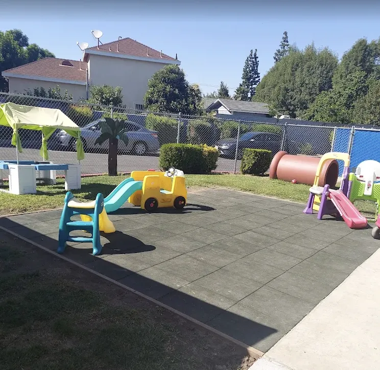 Toddler play yard